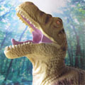 広角側で撮影した恐竜のおもちゃの画像