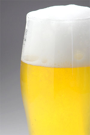 フェイスソープの泡で作ったビールの泡の写真