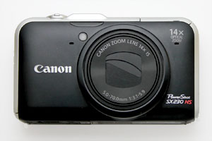 コンパクトタイプのデジタルカメラの写真