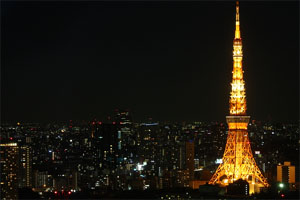 ライトアップされた東京タワーの写真